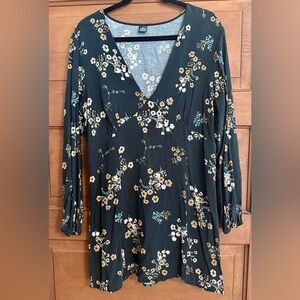 WILD FABLE, Sz L, Large.  LIKE NEW!  Princess Black dress with yellow flowers!